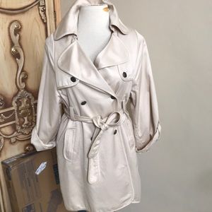 Brand New trench coat 🧥